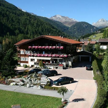 Hotel Haus Angela St. Jakob in Defereggen Exterior foto