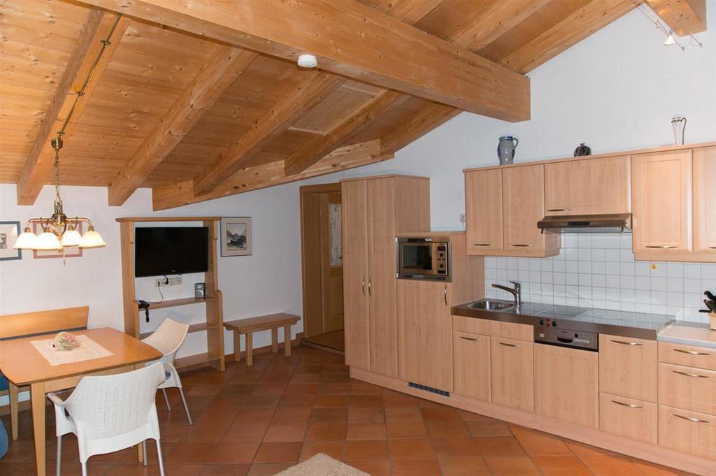 Hotel Haus Angela St. Jakob in Defereggen Zimmer foto
